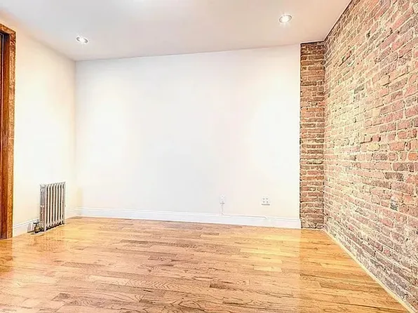 160 Sherman Avenue image 1 of 6