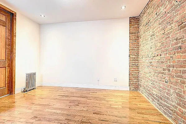 Rented by Executive Towers  | media 1