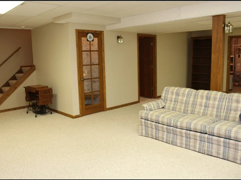7217 Pine Tree Ct — Photo 36