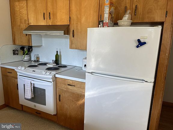 5th image of 117 Green St APT 4