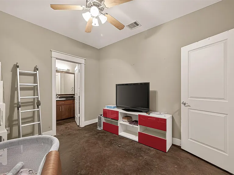 1510 Crockett St #B — Photo 19