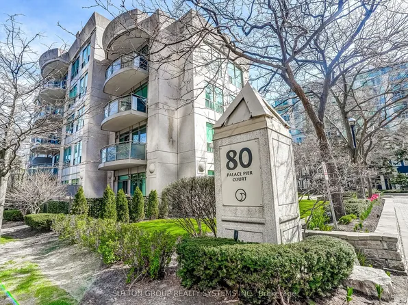 80 Palace Pier Ct #404, Toronto, ON M8V 4C1