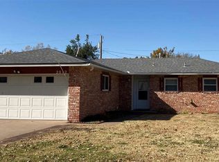 2012 N Osage St, Ponca City, OK 74601