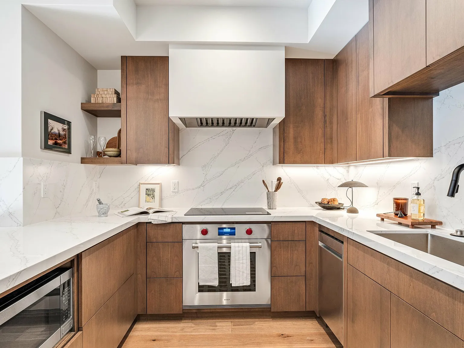2 bed, 1.5 bath, 1100 sqft, $4,000 — Photo 3