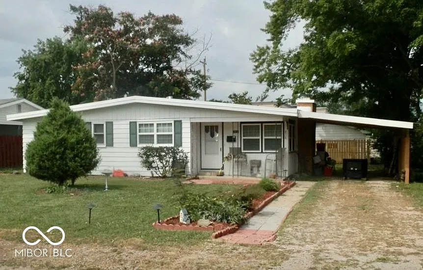 810 S Harriet St photo 1