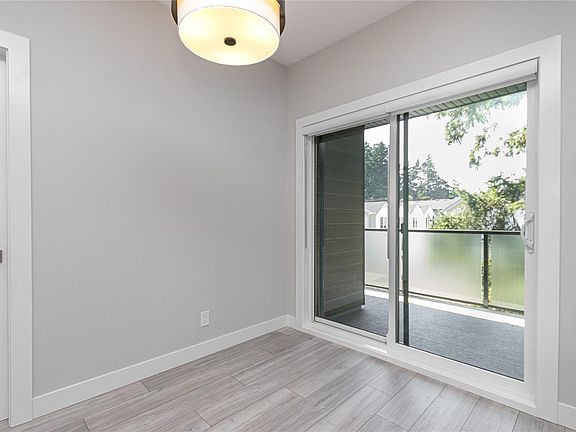 3rd image of 924 Jenkins Ave #305