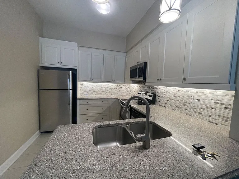 276 Gatwick Dr #101 — Photo 6
