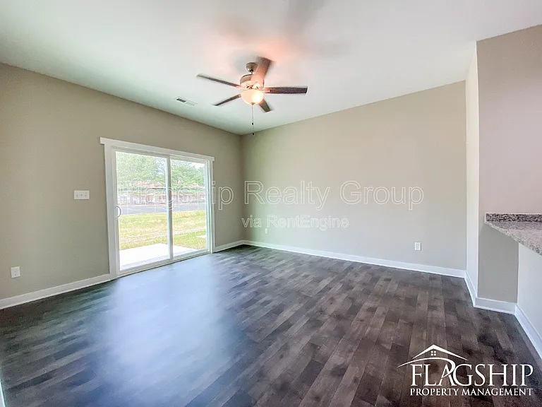 1400 S Taylor St — Photo 15
