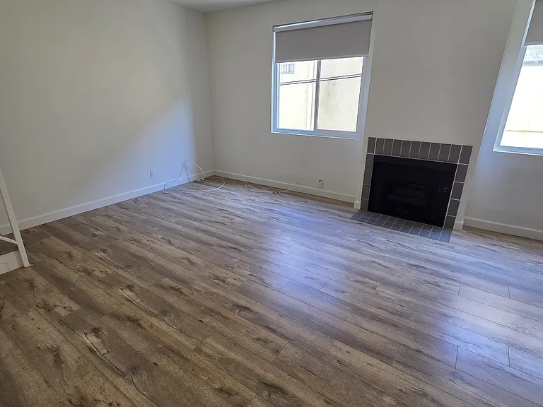 1130 Rexford Dr #4 — Photo 11