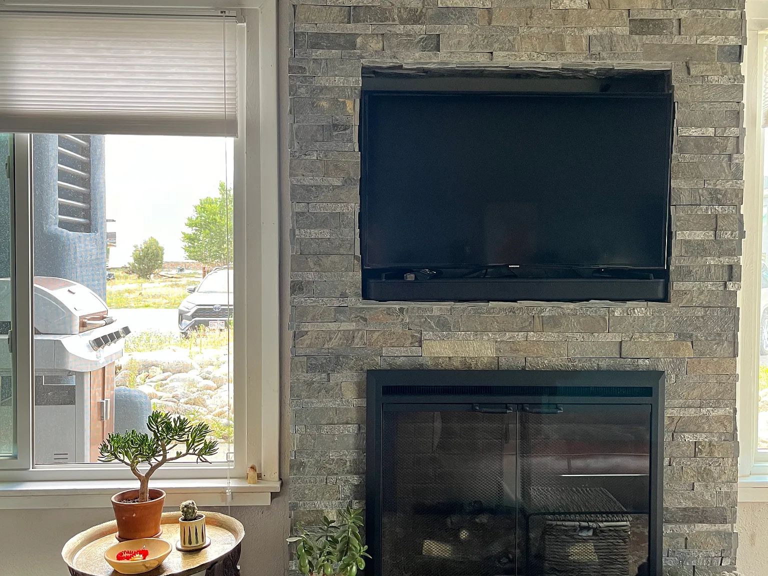 2 bed, 900 sqft, $2,300 — Photo 2
