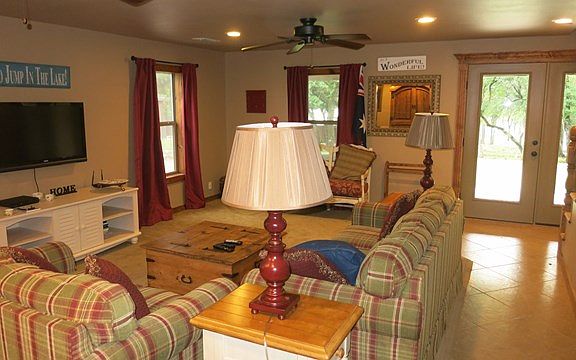 5th image of 141 Cove Cir
