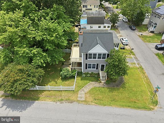 2nd image of 1617 Winters Ave