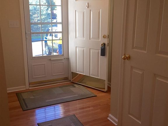 3rd image of 5 Stony Brook Dr