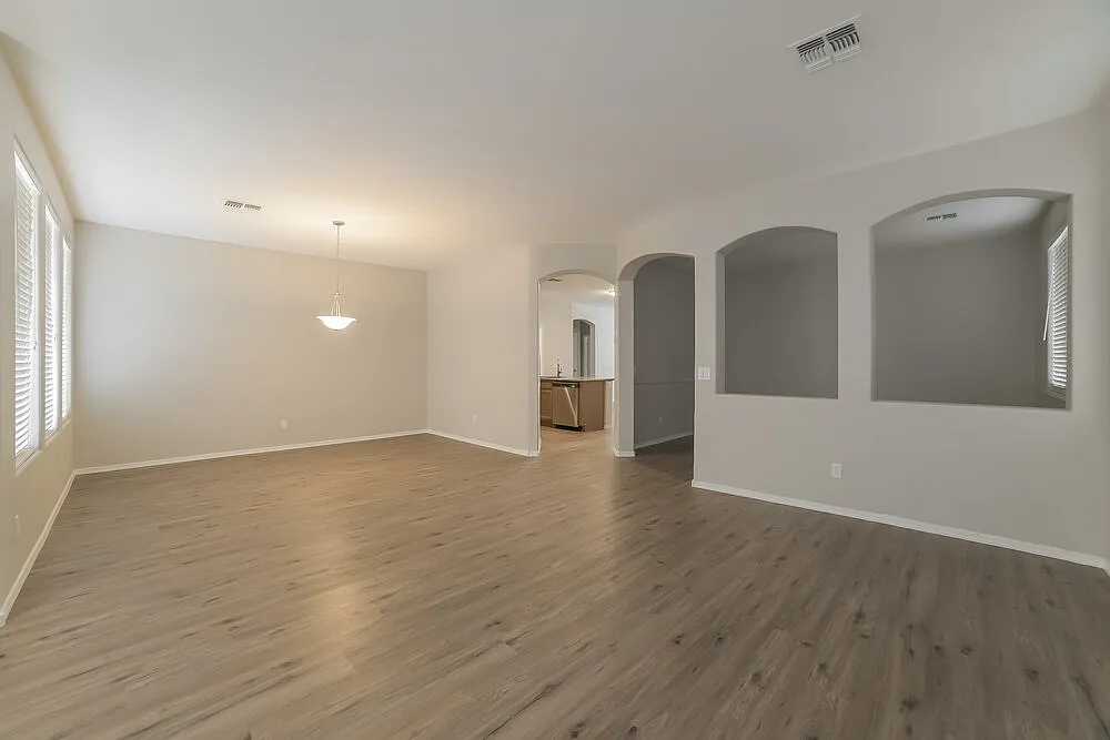 3 bed, 2.0 bath, 2266 sqft, $2,570 — Photo 3