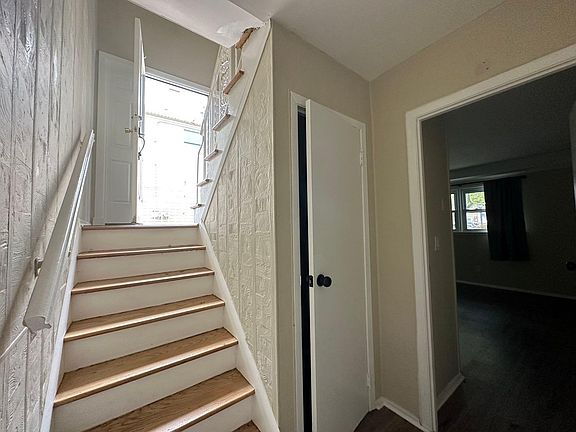 2nd image of 101 Brookfield Ave Floor 2