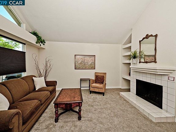 4th image of 4660 Deercreek Ln