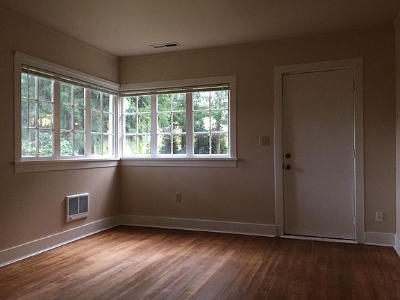 3rd image of 31212 NE 40th St
