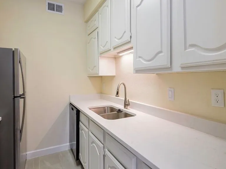 4623 Gaston Ave #7 — Photo 8