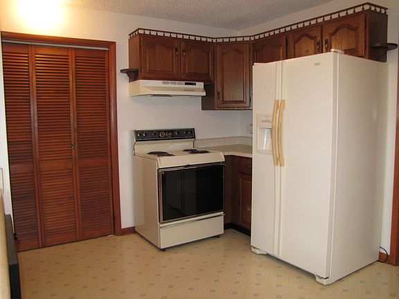 5th image of 801 E Ficklin St