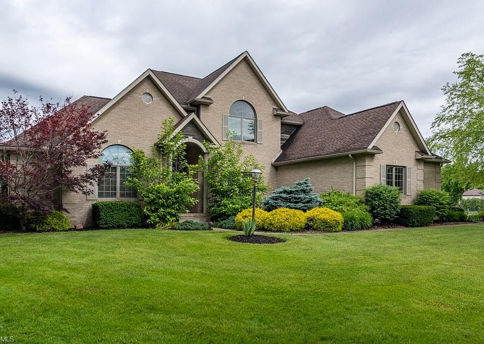 1st image of 4636 Huntington Woods