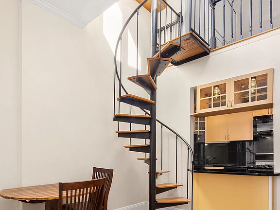 4th image of 2 W 90th St #Penthouse D