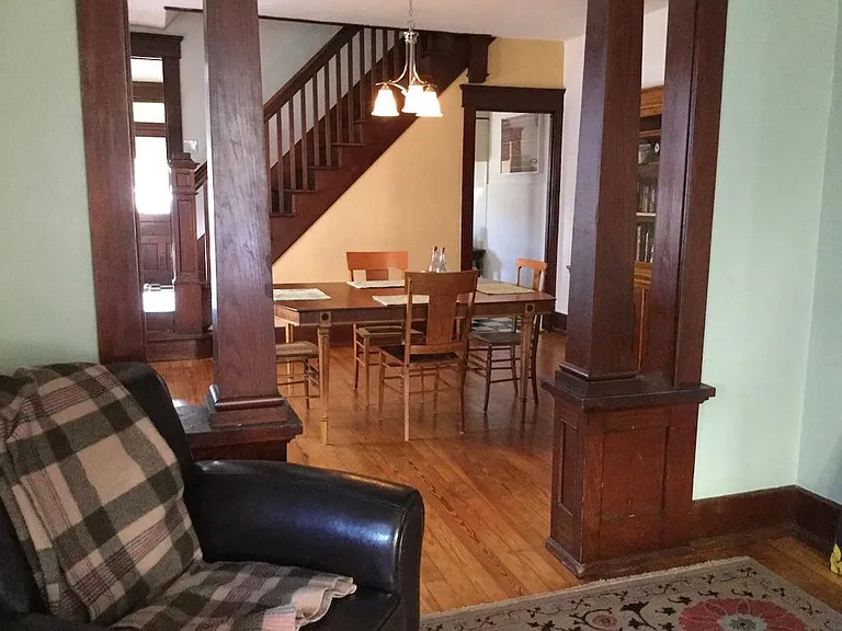 470 W Walnut St — Photo 4
