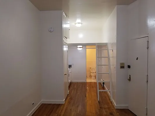 Rented by JMK Realty | media 5