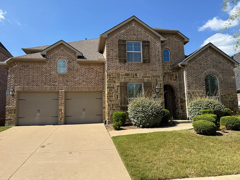 1405 Pitaya Dr — Photo 2