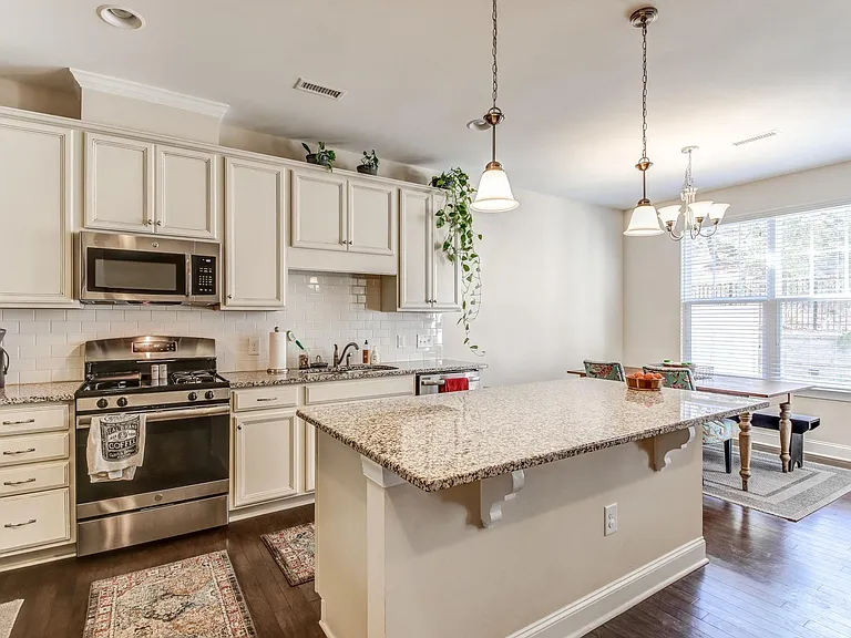 329 Acorn Hollow Pl — Photo 5