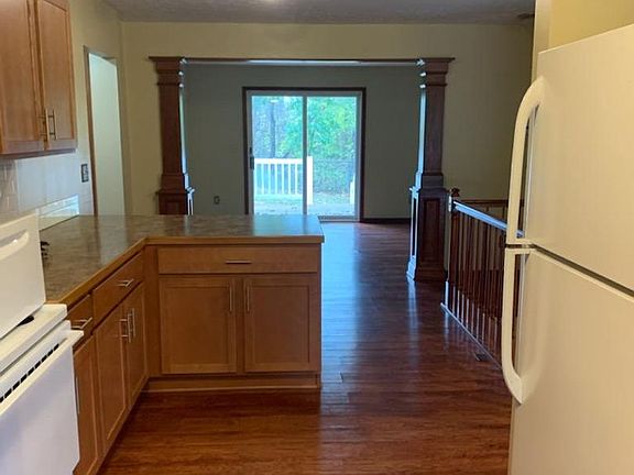 4th image of 889 Ghent Rd