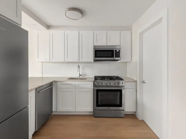 595 Main Street image 2 of 4