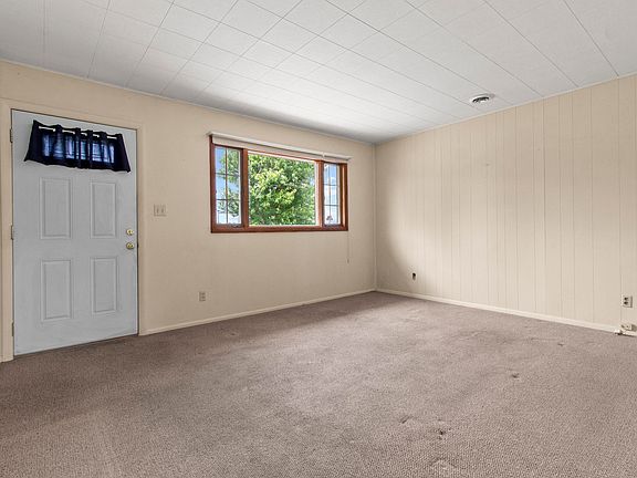 5th image of 9307 Ellen St