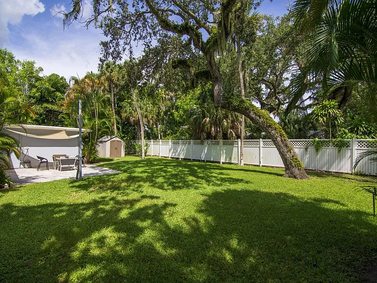 641 Bougainvillea Ln — Photo 27
