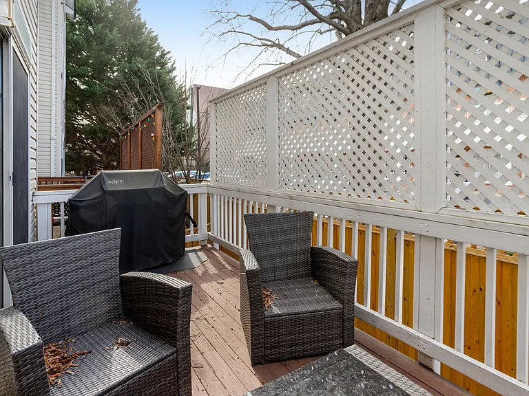 141 Martin Ln — Photo 20