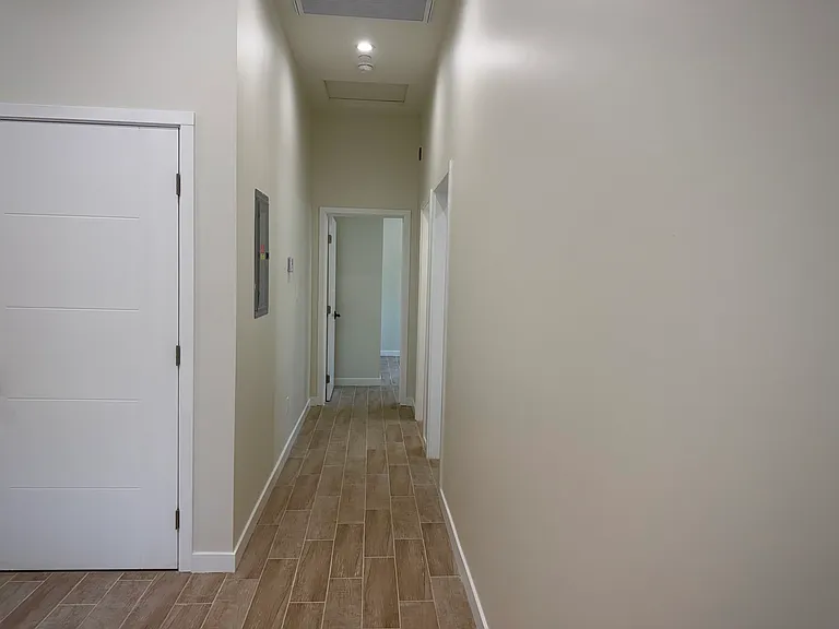 1250A Linden Ave — Photo 13