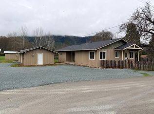 2571 E Evans Creek Rd, Rogue River, OR 97537