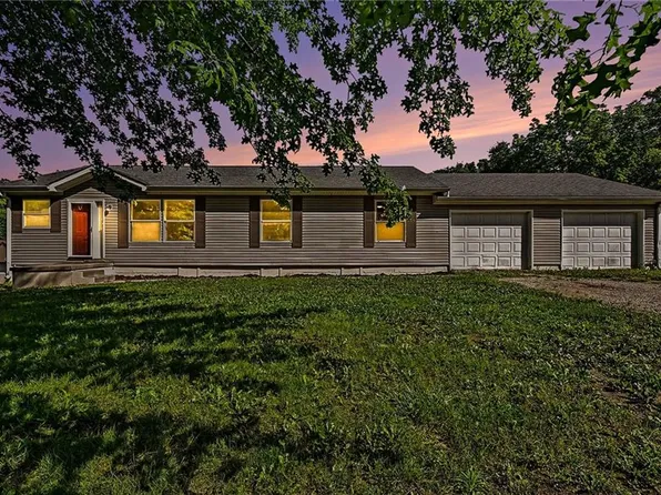39232 Fitch Rd, Richmond, MO 64085