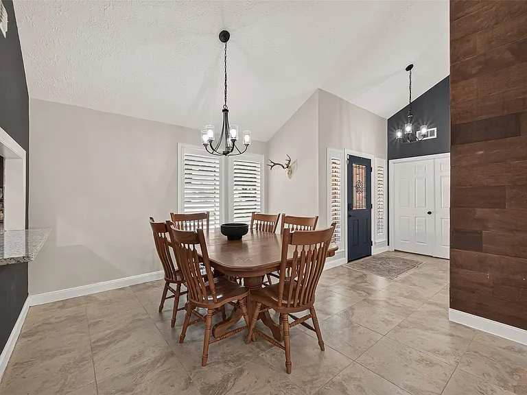 22939 Indian Ridge Dr — Photo 9