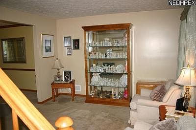 4th image of 582 Westminster Cir