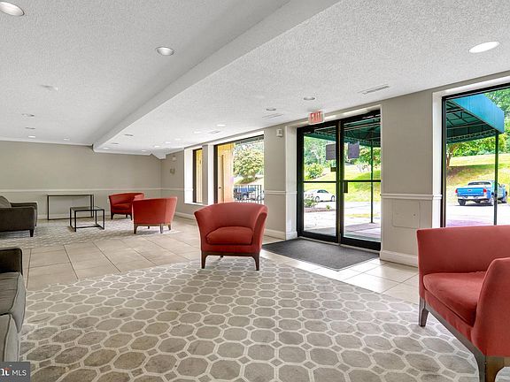 5th image of 6133 Leesburg Pike APT 201