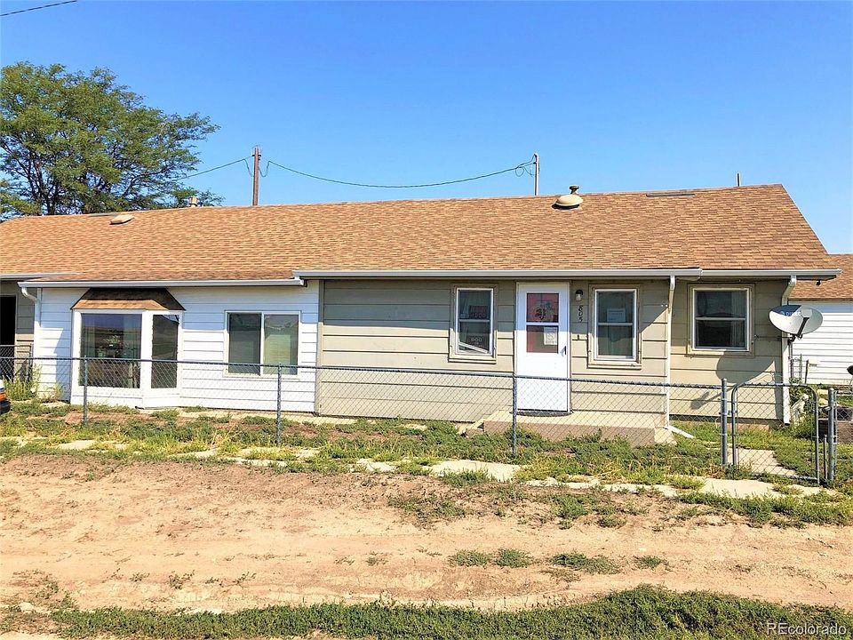 1st image of 805 Railroad St