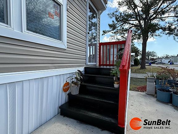 3rd image of 1761 Sunburst Dr