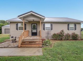 97 Concord Dr, Marshfield, MO 65706