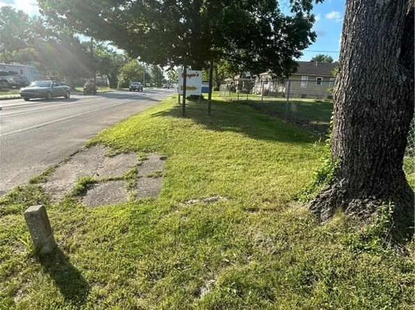 2104 Allison Lane, Jeffersonville, IN 47130