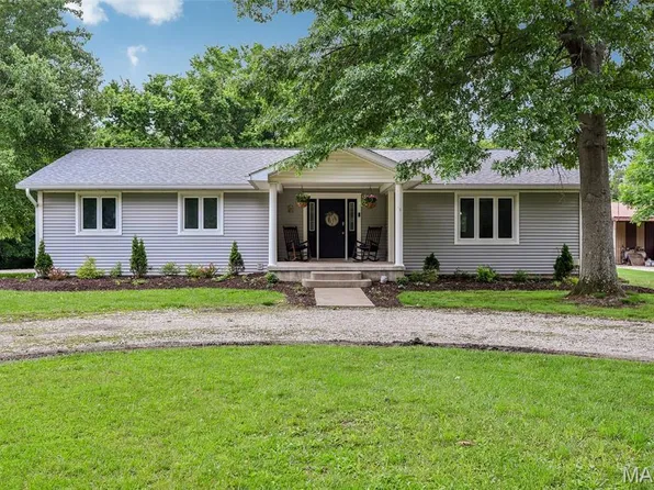 16016 Rugby Trl, Litchfield, IL 62056