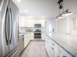 1277 Southampton Rd APT A, Westfield, MA 01085