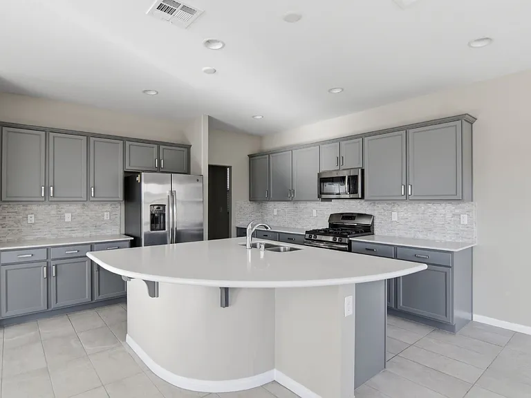 3158 Molinos Dr — Photo 18