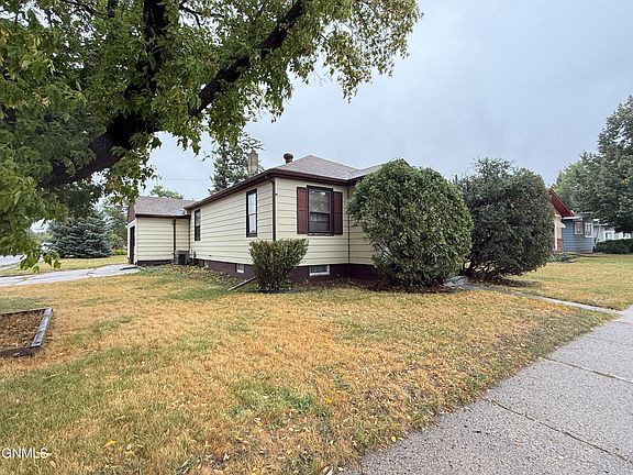 2nd image of 607 8th Ave SW