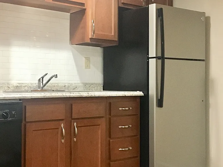 Nola Court Apartments — Photo 13