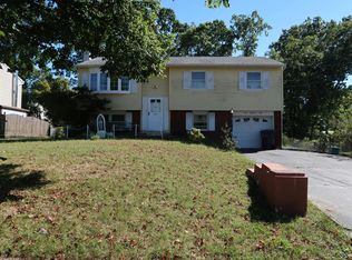 109 Hilltop Rd, Toms River, NJ 08753